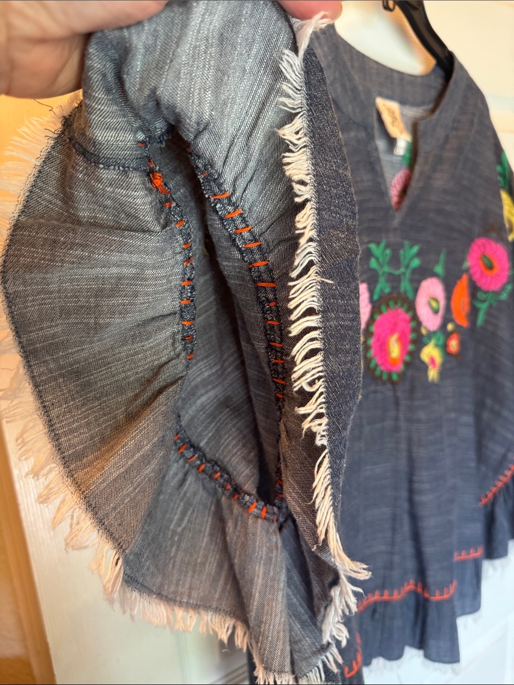 Beautiful Ivy Jane blouse - Picture 2 of 3